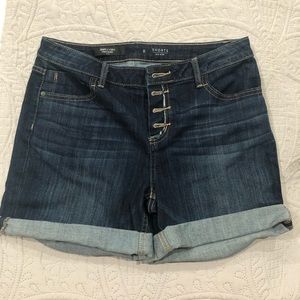 Vera Wang Shorts - 🔴Simply Vera Wang Jean shorts size 8 Vera Wang Shorts - 🔴Simply Vera Wang Jean shorts size 8